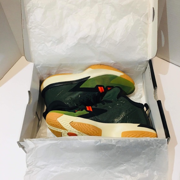 Jordan Zion 1 Carbon Green- Black - Picture 2 of 8